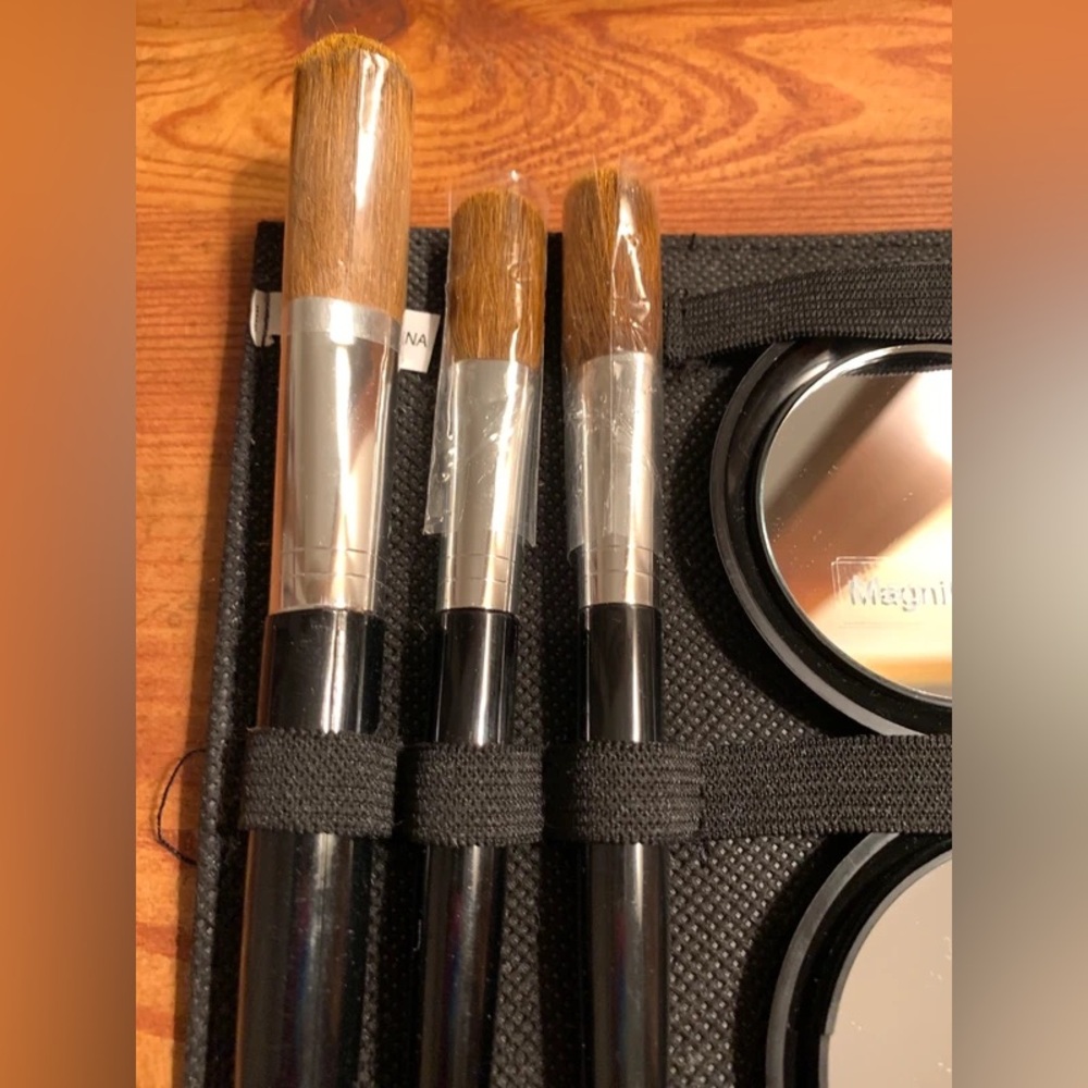 (NWOT) 7 Makeup Brushes & Mirror💋 - Picture 3 of 7